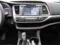 Black Controls Photo for 2017 Toyota Highlander #118004641