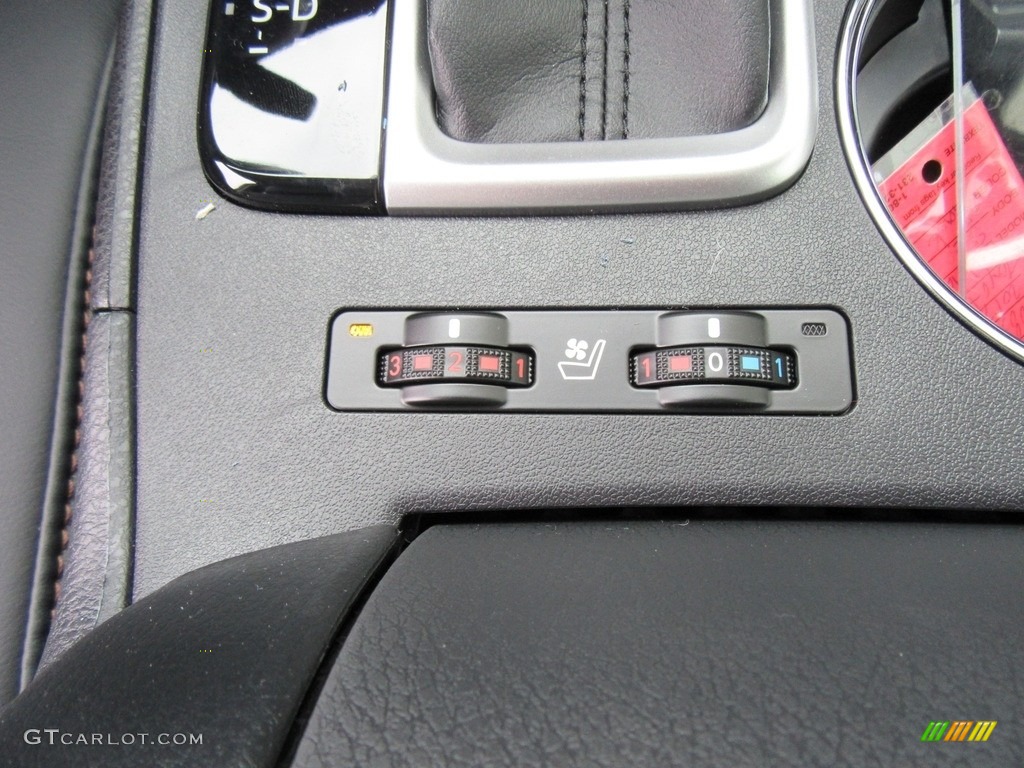 2017 Toyota Highlander Limited AWD Controls Photo #118004716