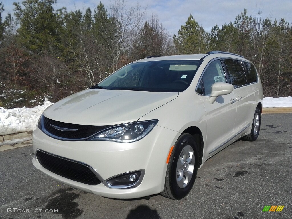 2017 Pacifica Touring L Plus - Tusk White / Black/Alloy photo #2