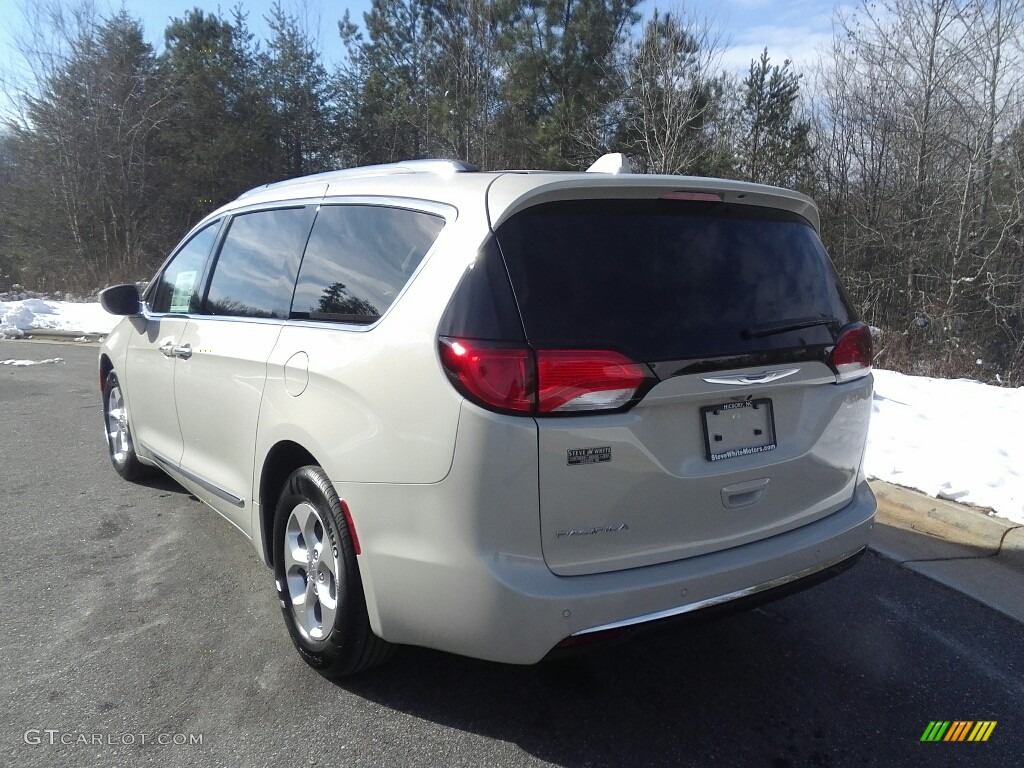 2017 Pacifica Touring L Plus - Tusk White / Black/Alloy photo #7