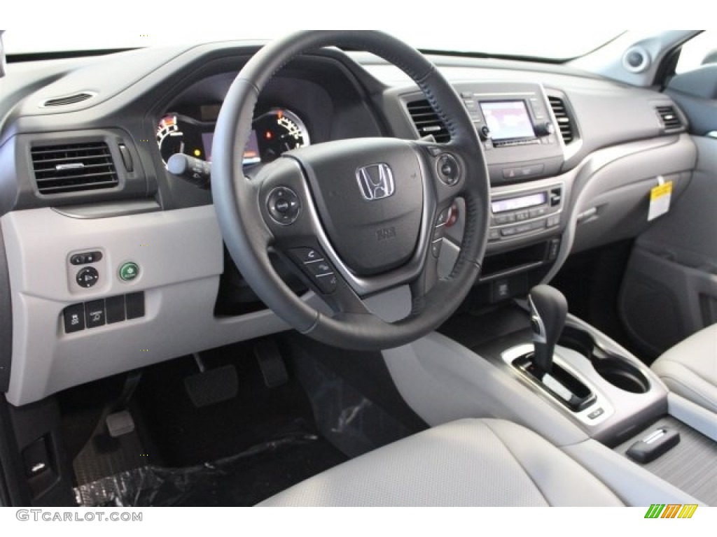 2017 Honda Ridgeline RTL AWD Gray Dashboard Photo #118026486