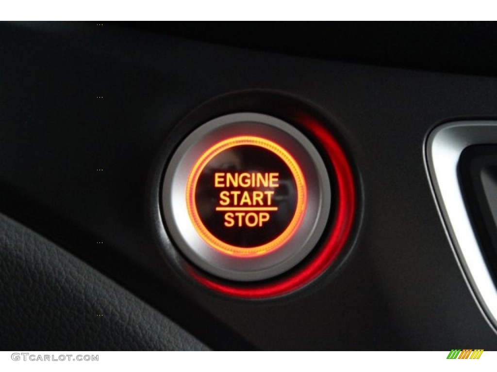 2017 Honda Ridgeline RTL AWD Controls Photo #118026687