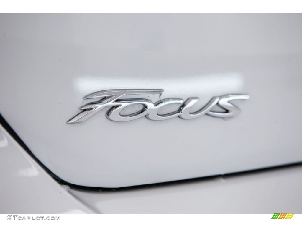 2016 Focus ST - Oxford White / Charcoal Black photo #7