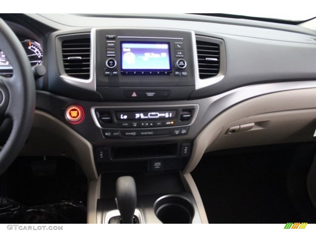2017 Honda Ridgeline RTL AWD Dashboard Photos