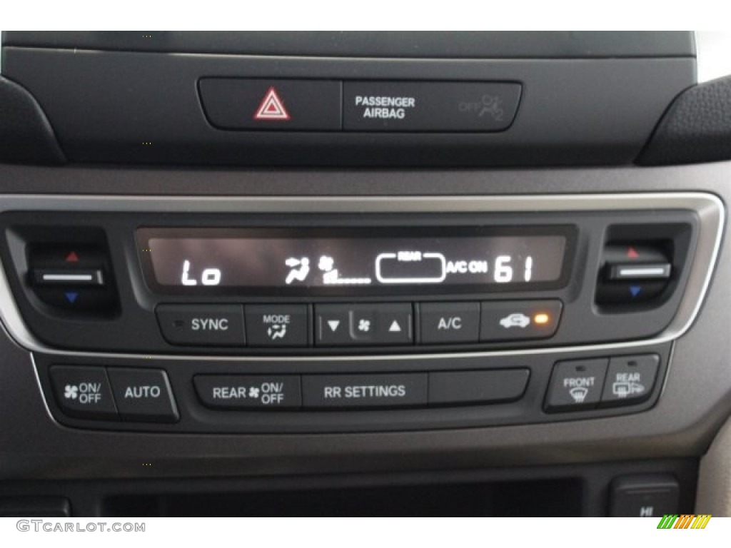 2017 Honda Ridgeline RTL AWD Controls Photo #118027089