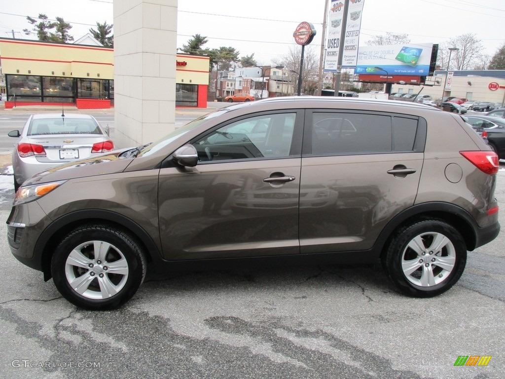 2011 Sportage LX - Sand Track / Black photo #3