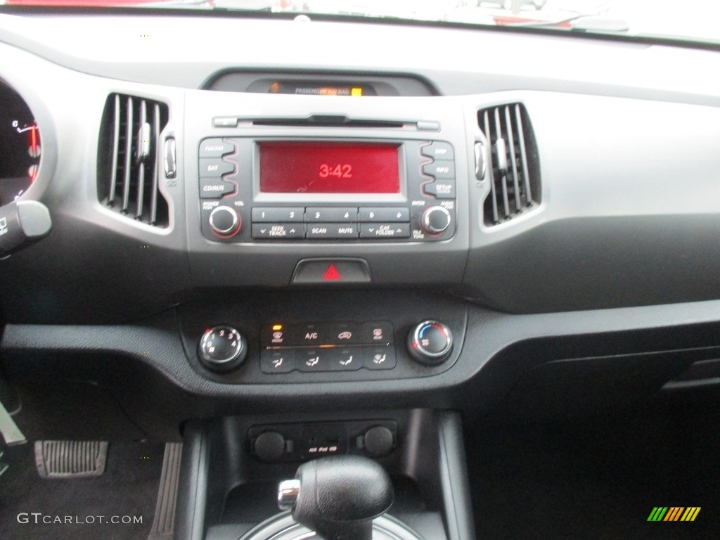 2011 Sportage LX - Sand Track / Black photo #15