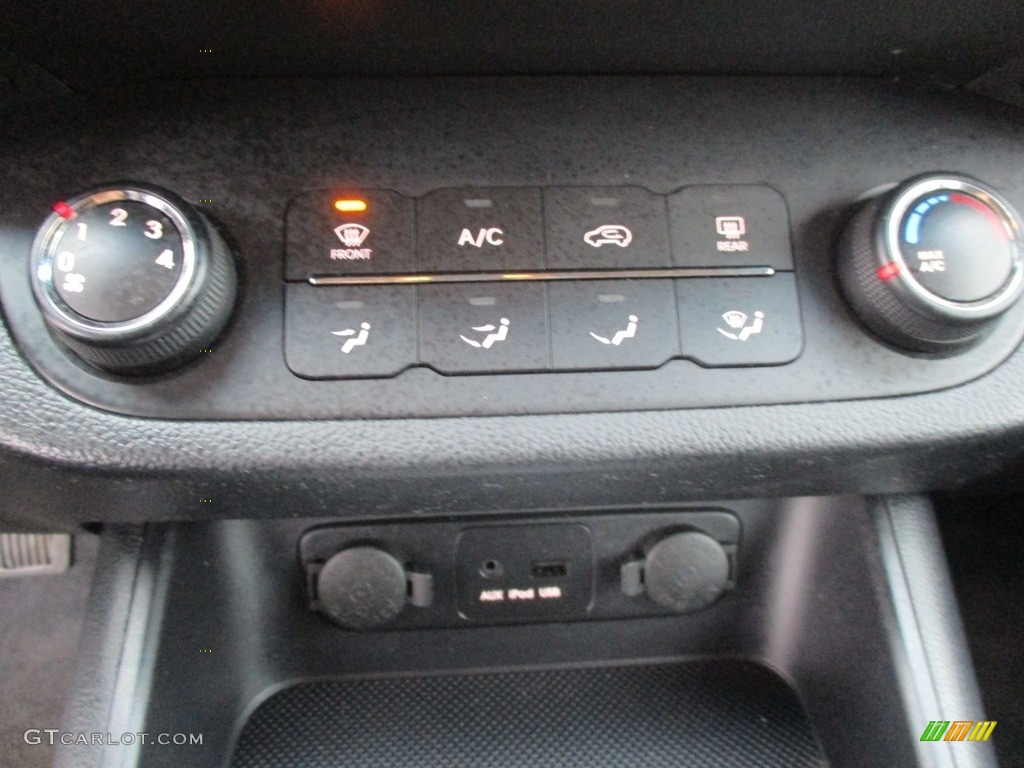 2011 Sportage LX - Sand Track / Black photo #17
