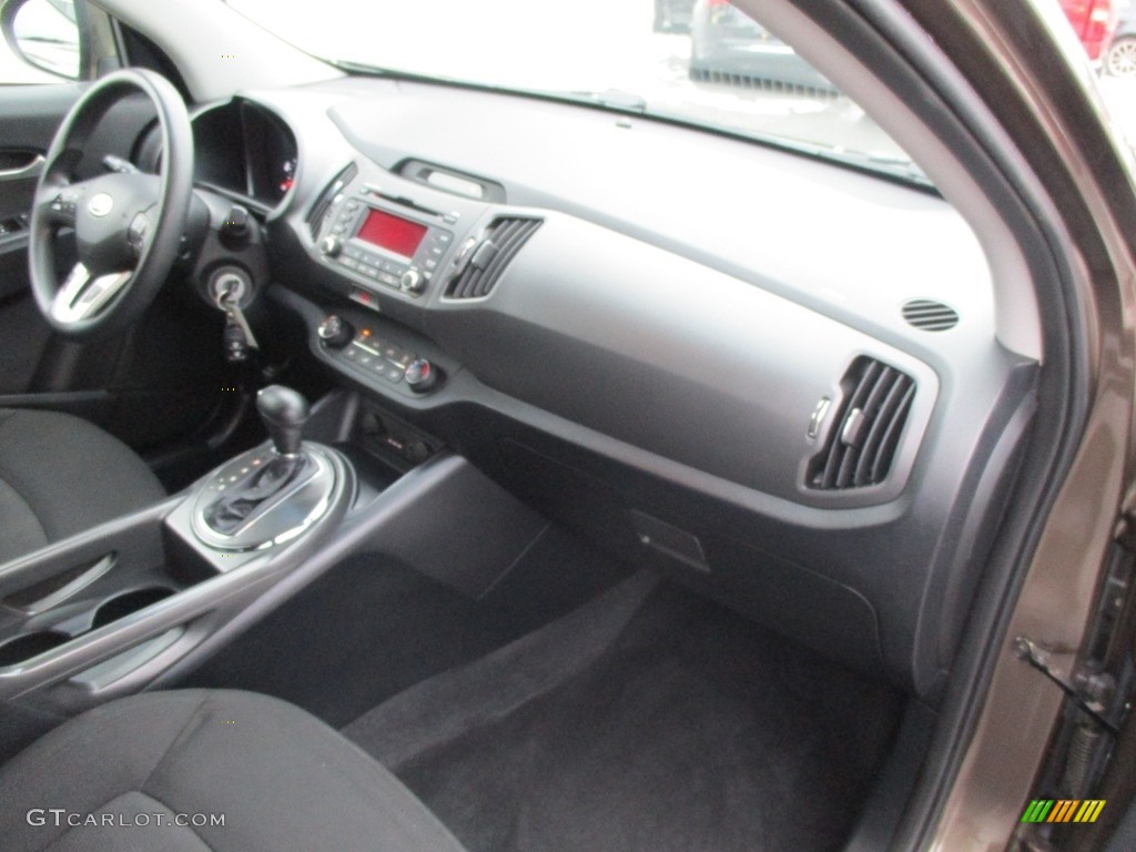 2011 Sportage LX - Sand Track / Black photo #21