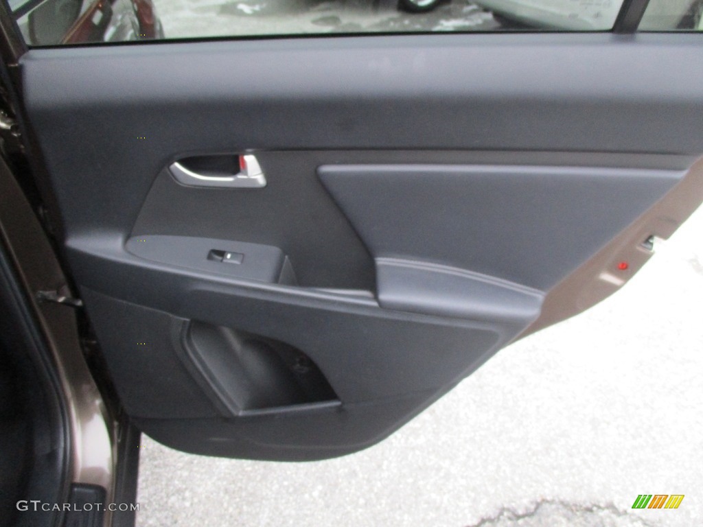 2011 Sportage LX - Sand Track / Black photo #29