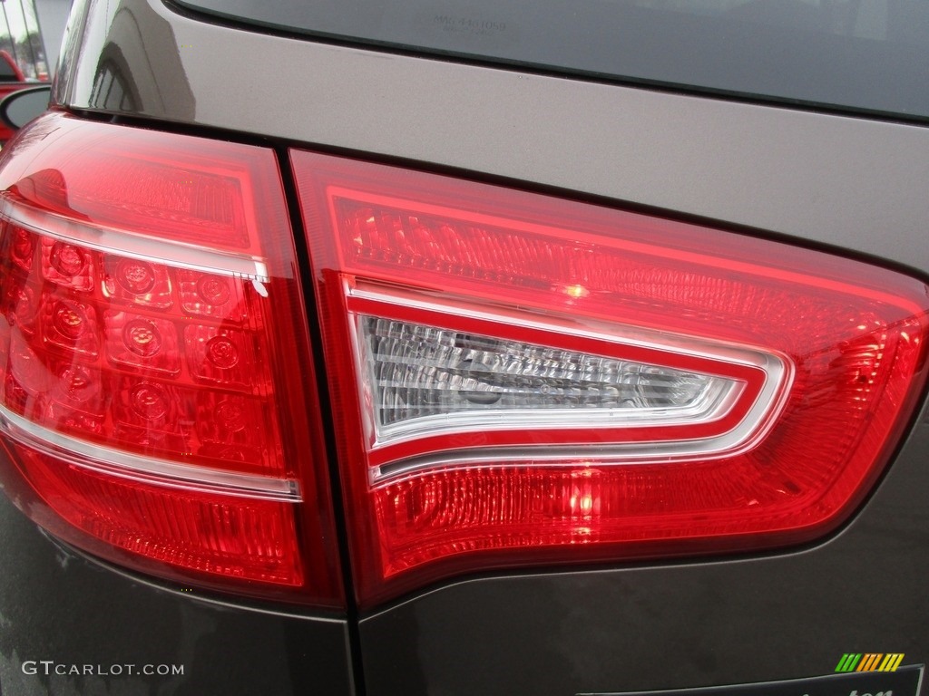 2011 Sportage LX - Sand Track / Black photo #32