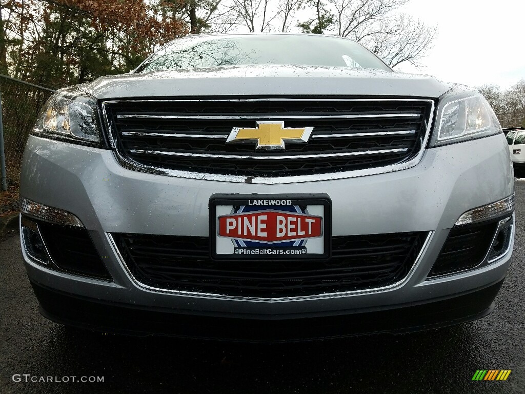 2017 Traverse LT - Silver Ice Metallic / Ebony photo #2