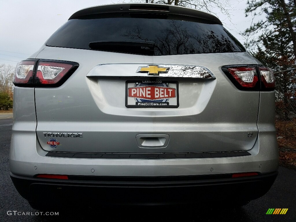 2017 Traverse LT - Silver Ice Metallic / Ebony photo #5