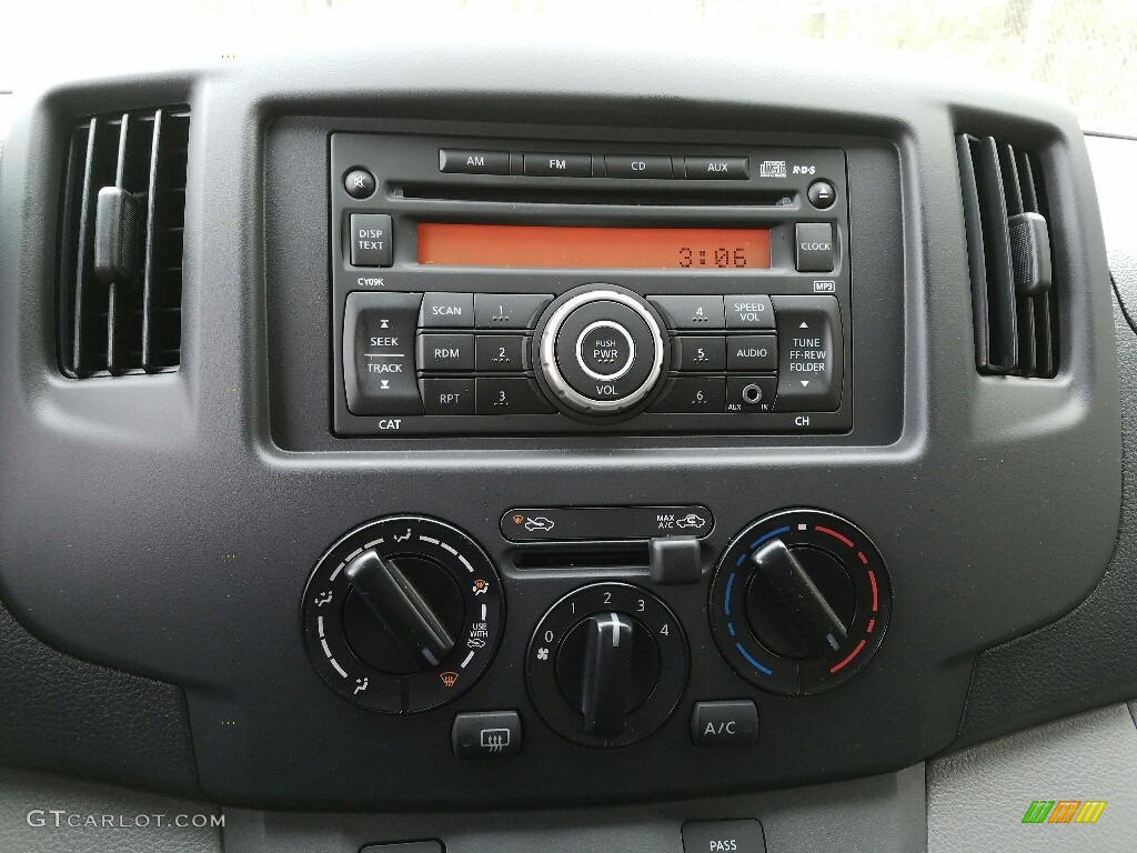 2017 Chevrolet City Express LS Controls Photo #118033935