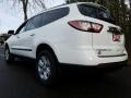 Summit White - Traverse LS AWD Photo No. 4