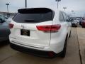 2017 Blizzard White Pearl Toyota Highlander LE  photo #2