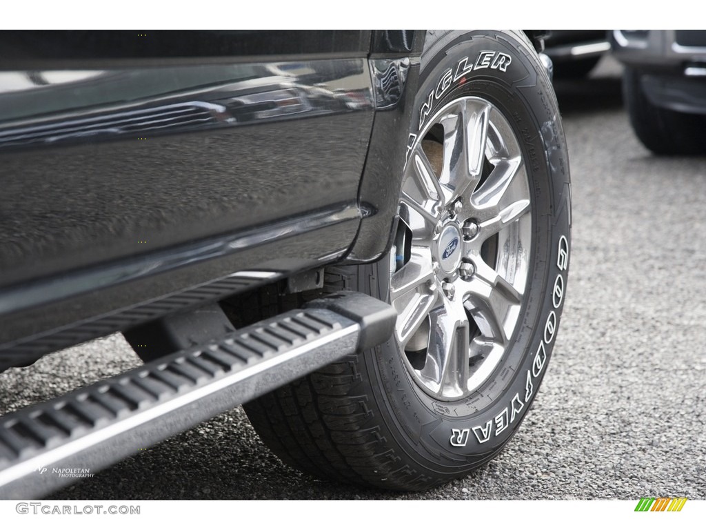 2017 F150 XLT SuperCrew 4x4 - Shadow Black / Earth Gray photo #5