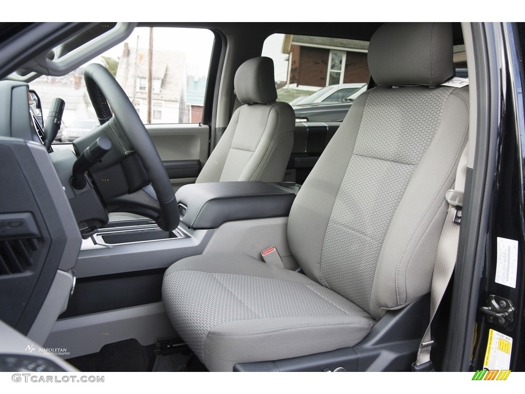2017 F150 XLT SuperCrew 4x4 - Shadow Black / Earth Gray photo #8