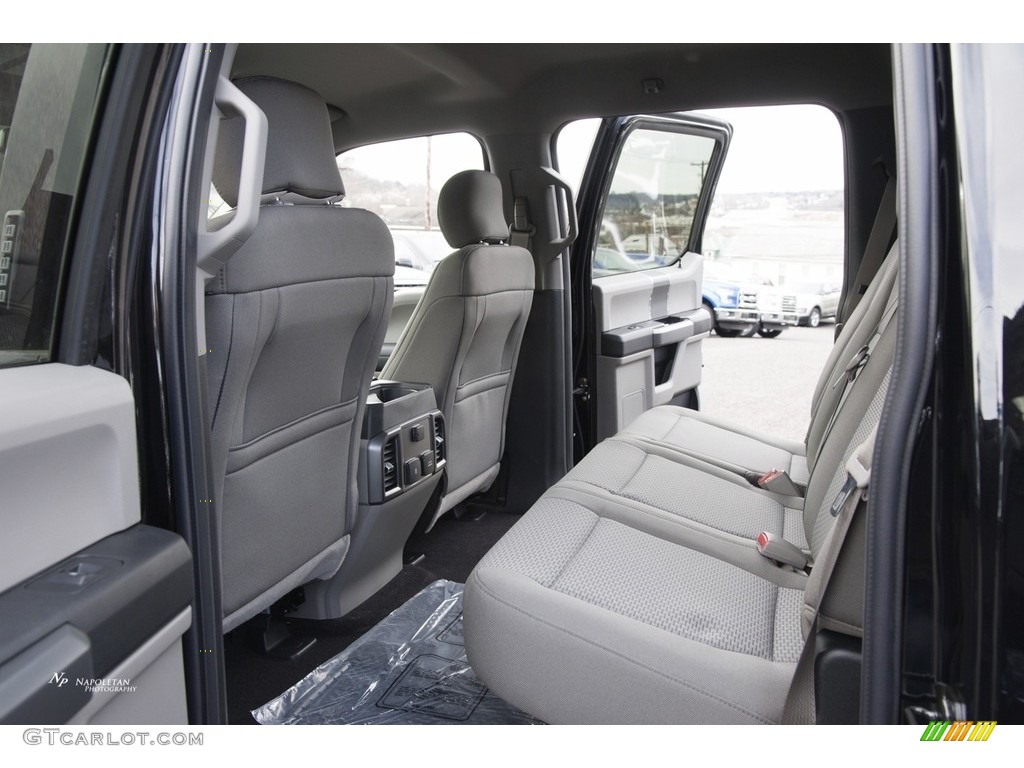 2017 F150 XLT SuperCrew 4x4 - Shadow Black / Earth Gray photo #11