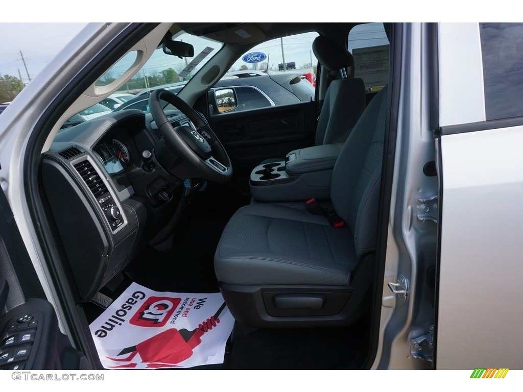 2017 1500 Express Quad Cab 4x4 - Bright Silver Metallic / Black/Diesel Gray photo #7