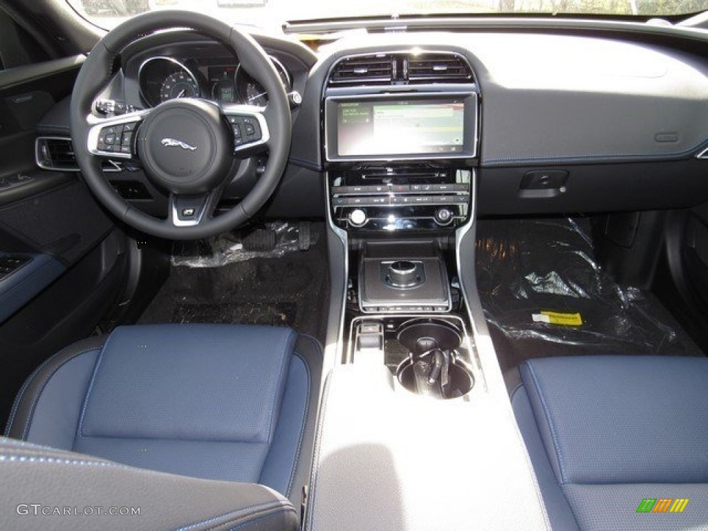 2017 Jaguar XE 35t R-Sport Jet/Blue Dashboard Photo #118051024