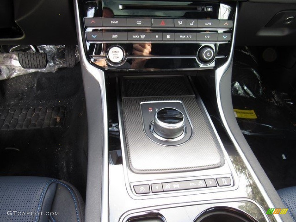 2017 Jaguar XE 35t R-Sport 8 Speed Automatic Transmission Photo #118051269