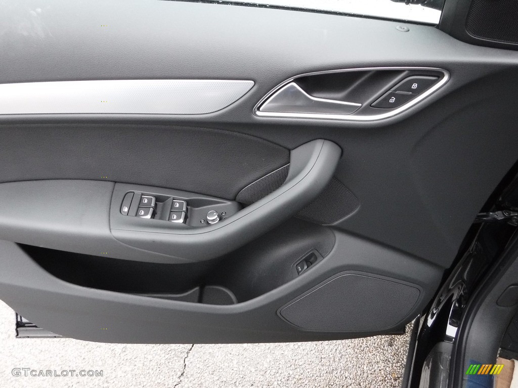 2017 Q3 2.0 TFSI Premium Plus quattro - Mythos Black Metallic / Black photo #17