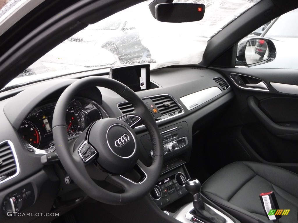 2017 Q3 2.0 TFSI Premium Plus quattro - Mythos Black Metallic / Black photo #18