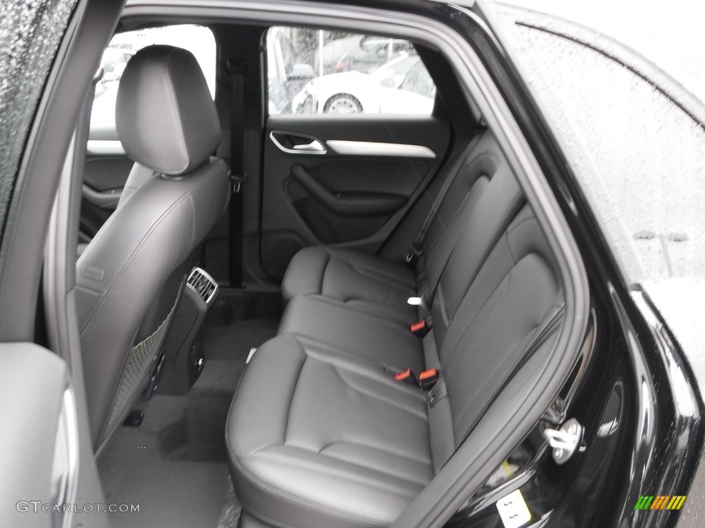 2017 Q3 2.0 TFSI Premium Plus quattro - Mythos Black Metallic / Black photo #30