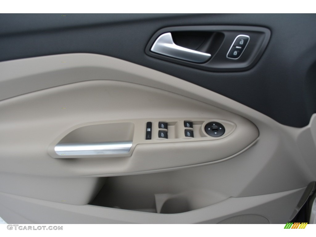 2017 Escape SE - White Gold / Medium Light Stone photo #5