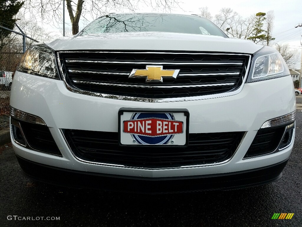 2017 Traverse LT AWD - Summit White / Ebony photo #2