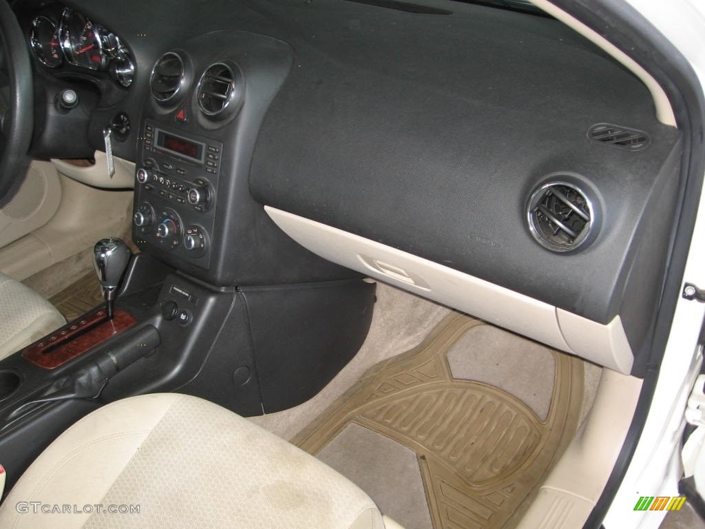 2006 G6 V6 Sedan - Ivory White / Light Taupe photo #12