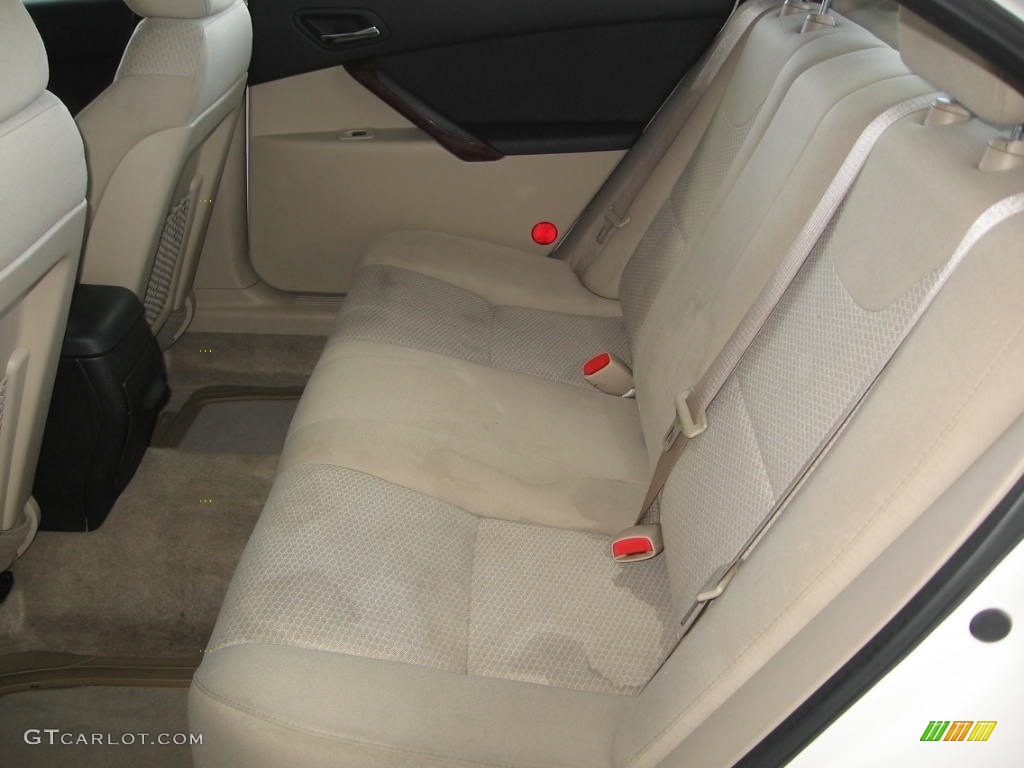 2006 G6 V6 Sedan - Ivory White / Light Taupe photo #14