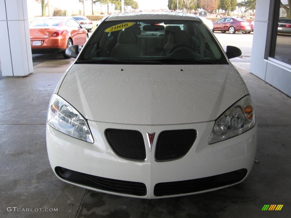 2006 G6 V6 Sedan - Ivory White / Light Taupe photo #22