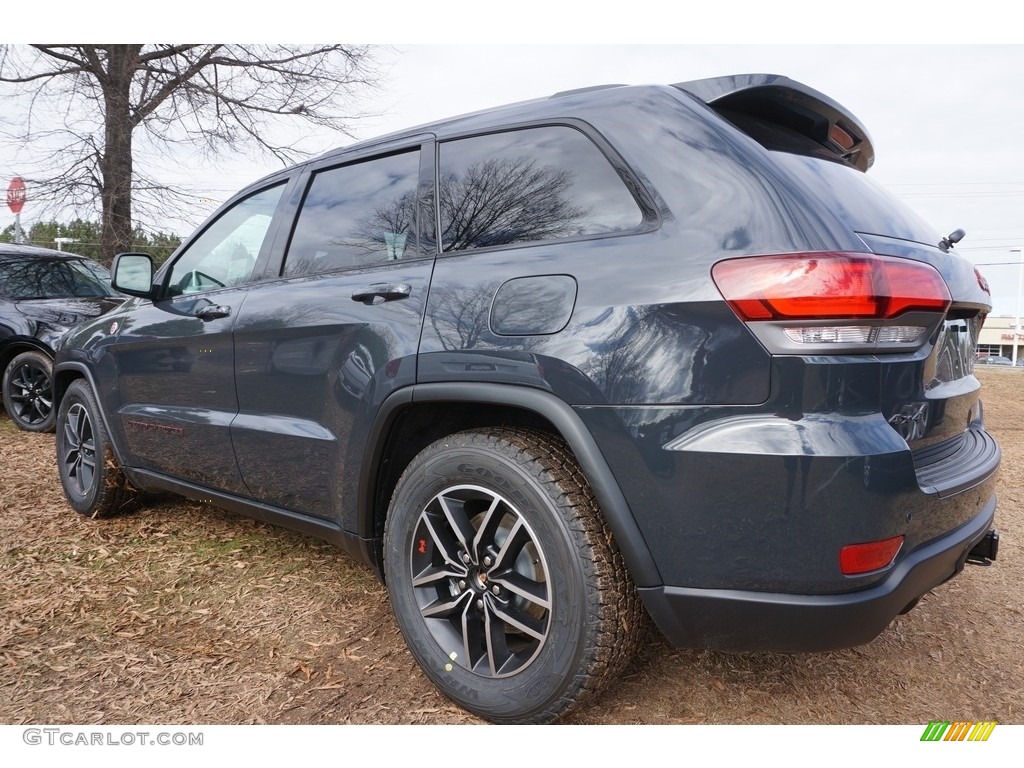 2017 Grand Cherokee Trailhawk 4x4 - Rhino / Black photo #2