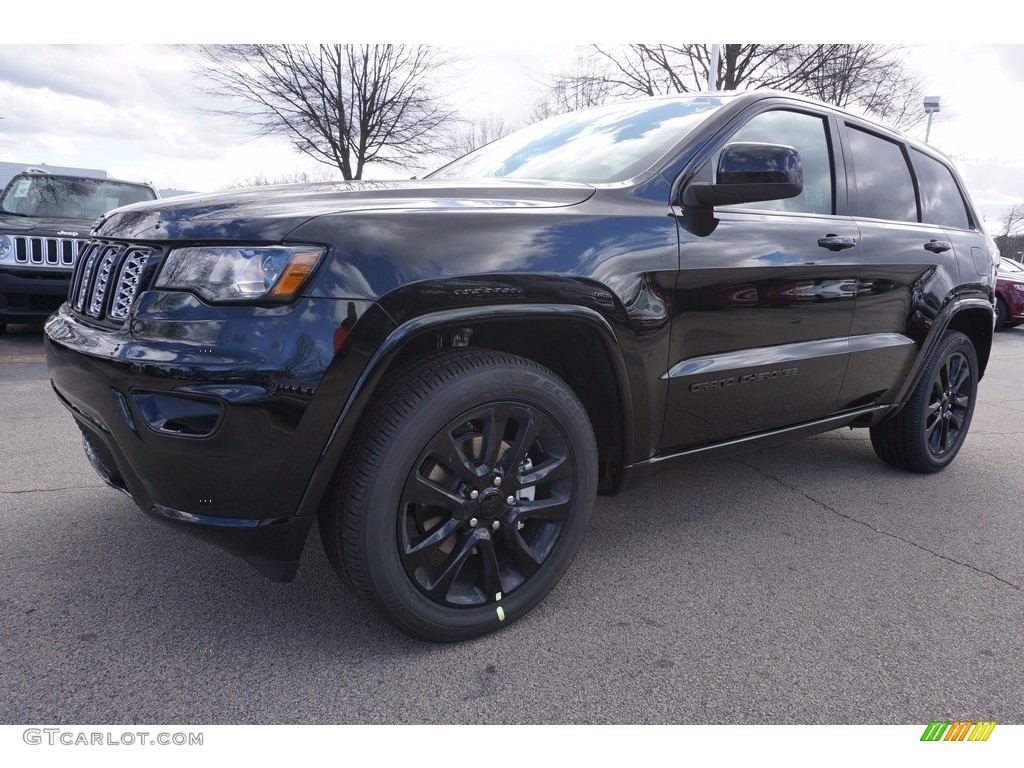 2017 Grand Cherokee Laredo - Diamond Black Crystal Pearl / Black photo #1
