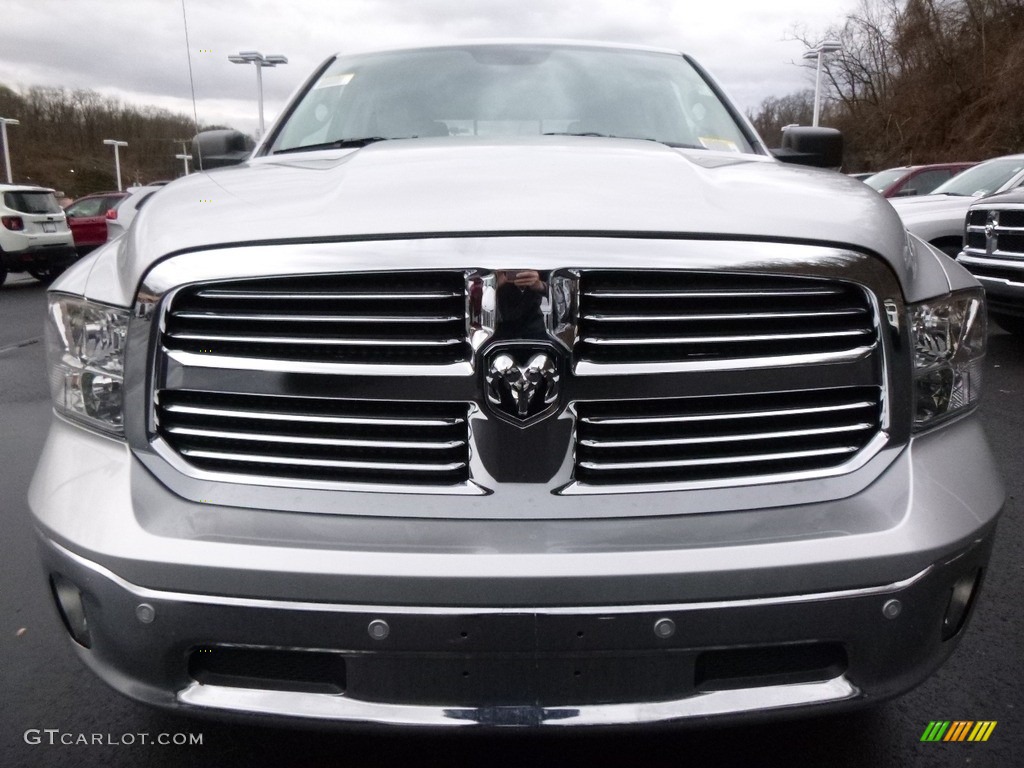 2017 1500 Big Horn Crew Cab 4x4 - Bright Silver Metallic / Black/Diesel Gray photo #9