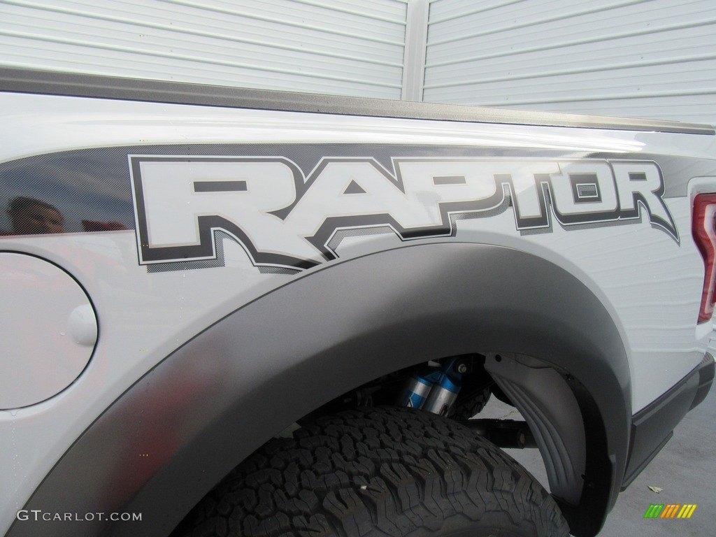 2017 Ford F150 SVT Raptor SuperCab 4x4 Marks and Logos Photo #118068384