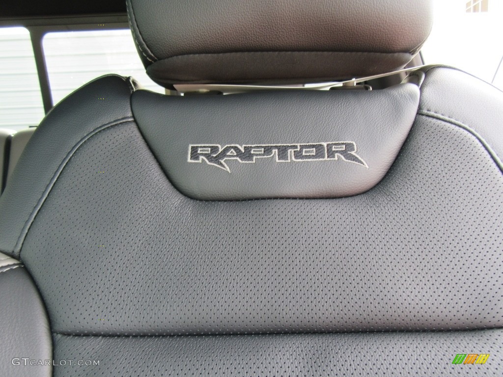 2017 Ford F150 SVT Raptor SuperCab 4x4 Front Seat Photo #118068615