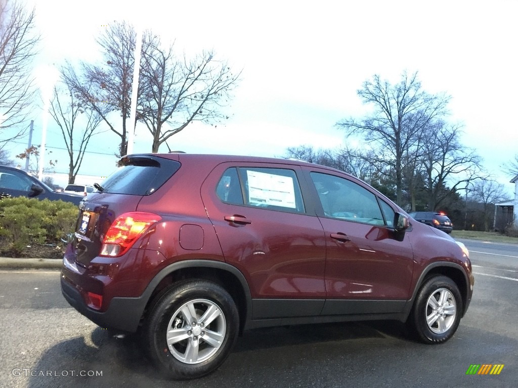 2017 Trax LS AWD - Crimson Metallic / Jet Black photo #4