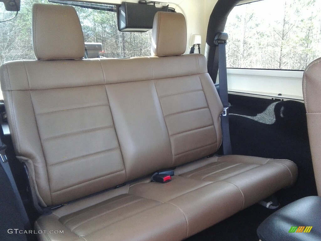 2011 Wrangler Sahara 4x4 - Sahara Tan / Black/Dark Saddle photo #14
