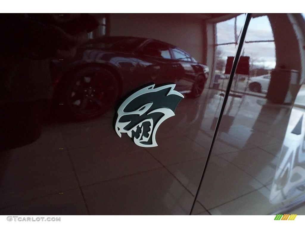 2017 Dodge Charger SRT Hellcat Marks and Logos Photo #118076568