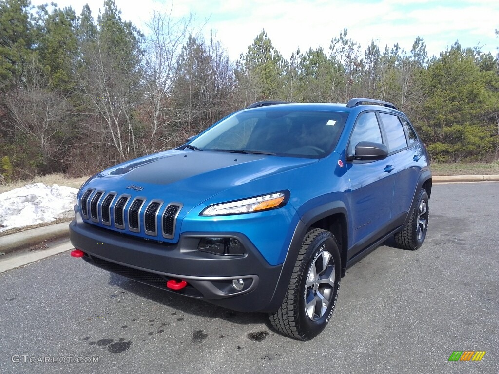 2017 Cherokee Trailhawk 4x4 - Hydro Blue Pearl / Black photo #2