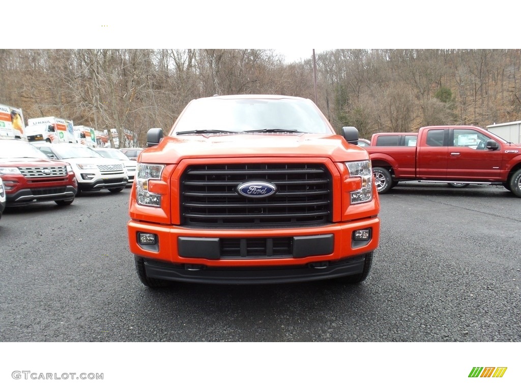 2017 F150 XLT SuperCrew 4x4 - Race Red / Earth Gray photo #2