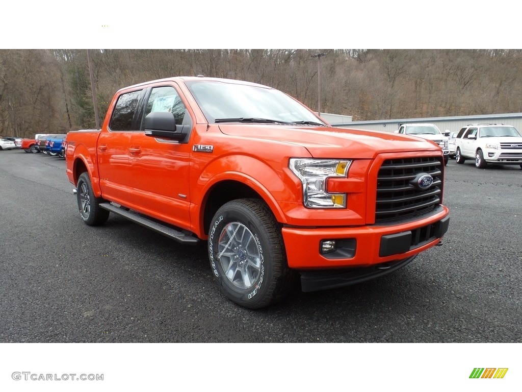 2017 F150 XLT SuperCrew 4x4 - Race Red / Earth Gray photo #3