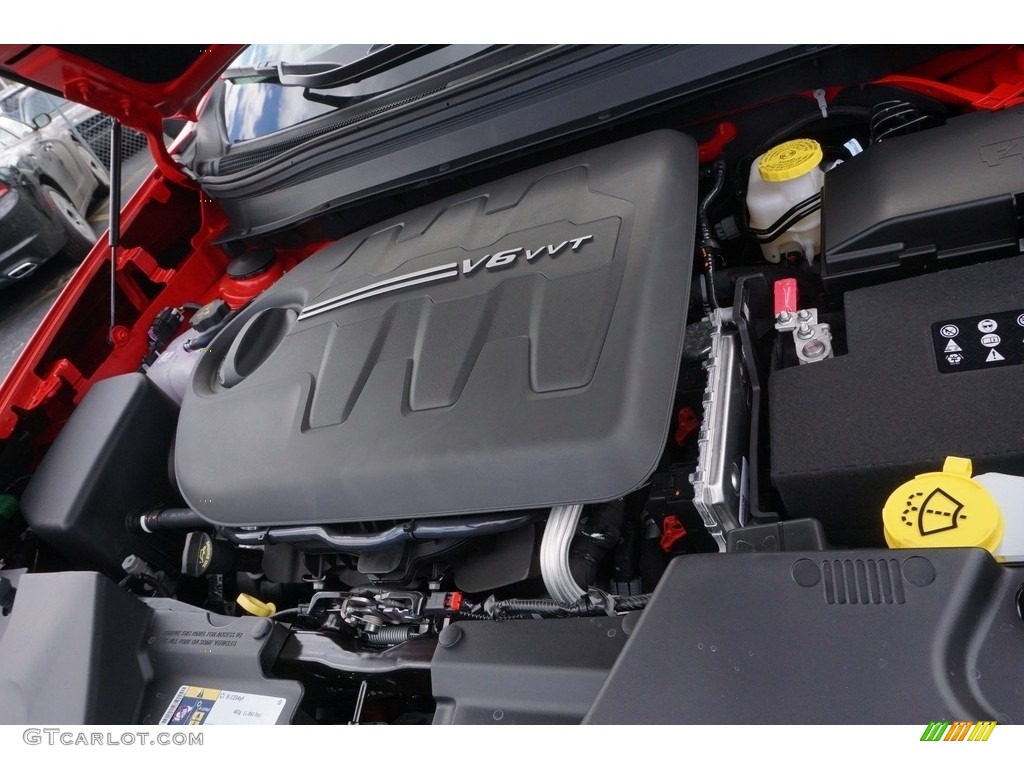 2017 Jeep Cherokee Trailhawk 4x4 Engine Photos
