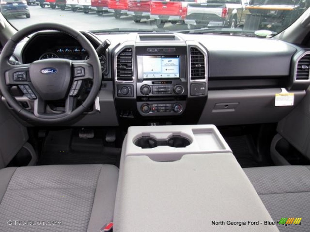 2017 F150 XLT SuperCrew 4x4 - Ruby Red / Earth Gray photo #17