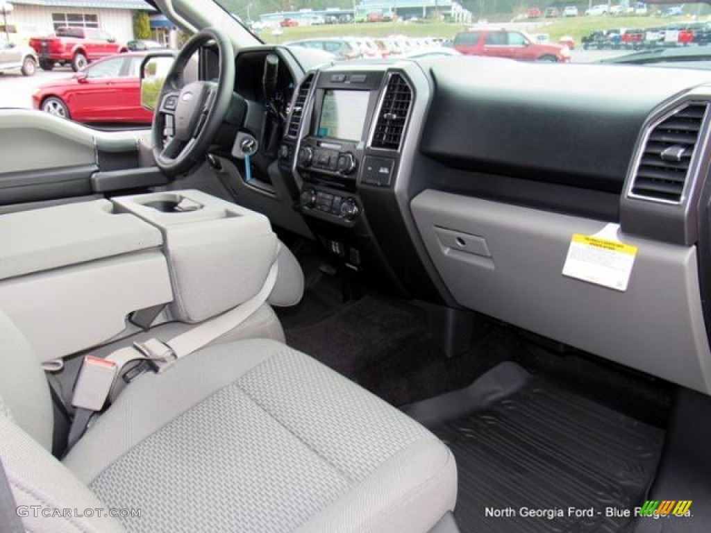 2017 F150 XLT SuperCrew 4x4 - Ruby Red / Earth Gray photo #33