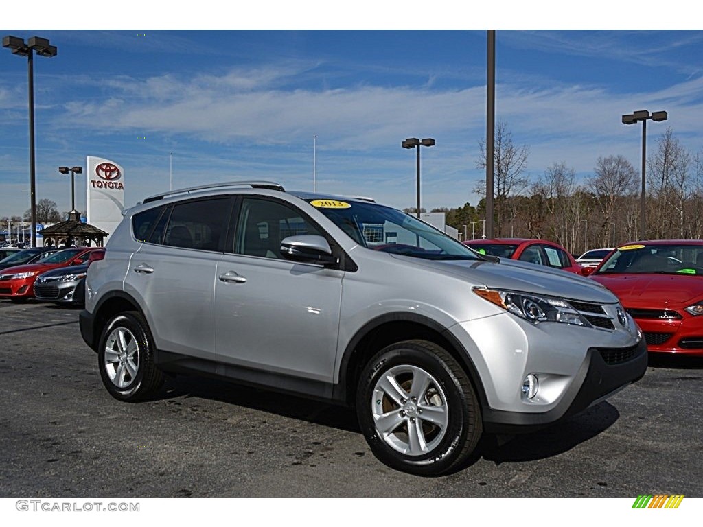 2013 RAV4 XLE - Classic Silver Metallic / Black photo #1