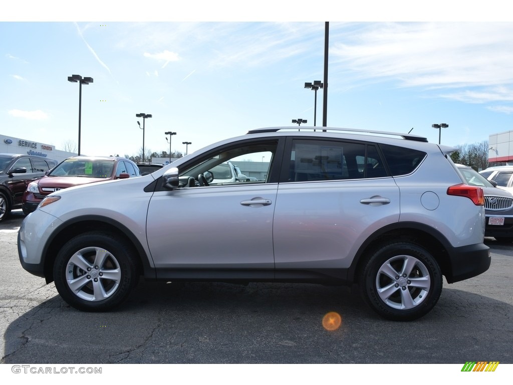 2013 RAV4 XLE - Classic Silver Metallic / Black photo #5